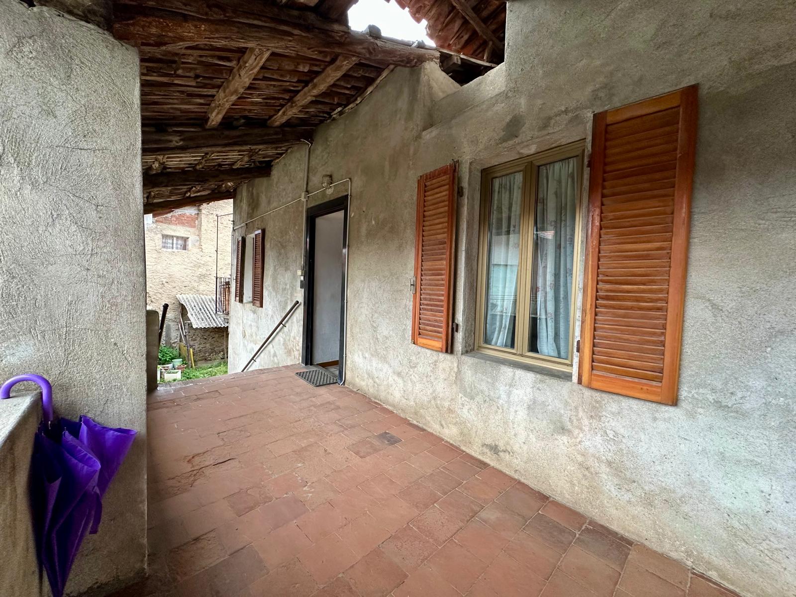 Casa semi indipendente centro storico miniatura 9