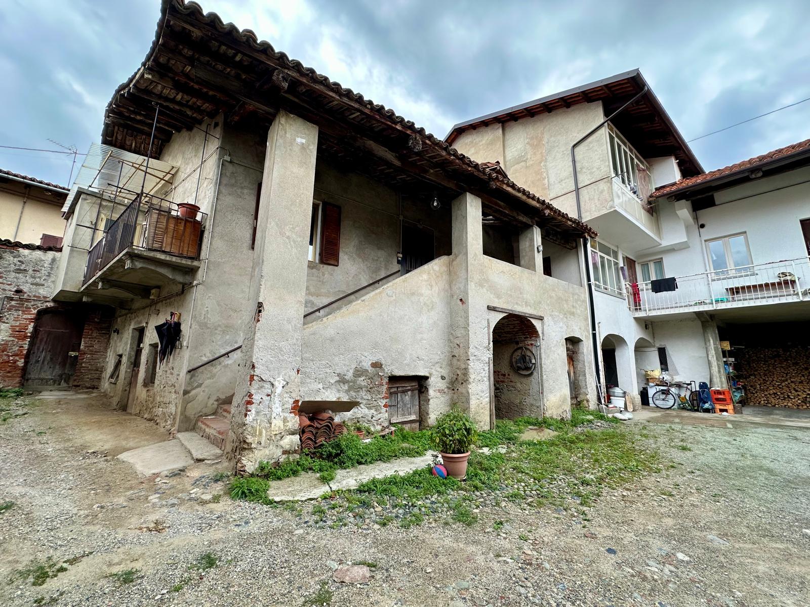 Casa semi indipendente centro storico miniatura 2